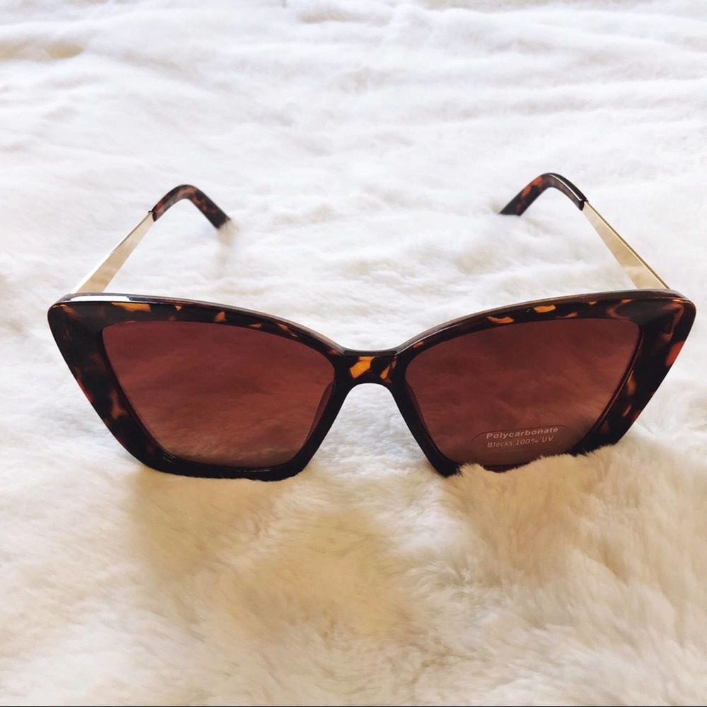 Hannah Tortoise Brown Oversized Cat Eye Sunglasses - Picture 7 of 12